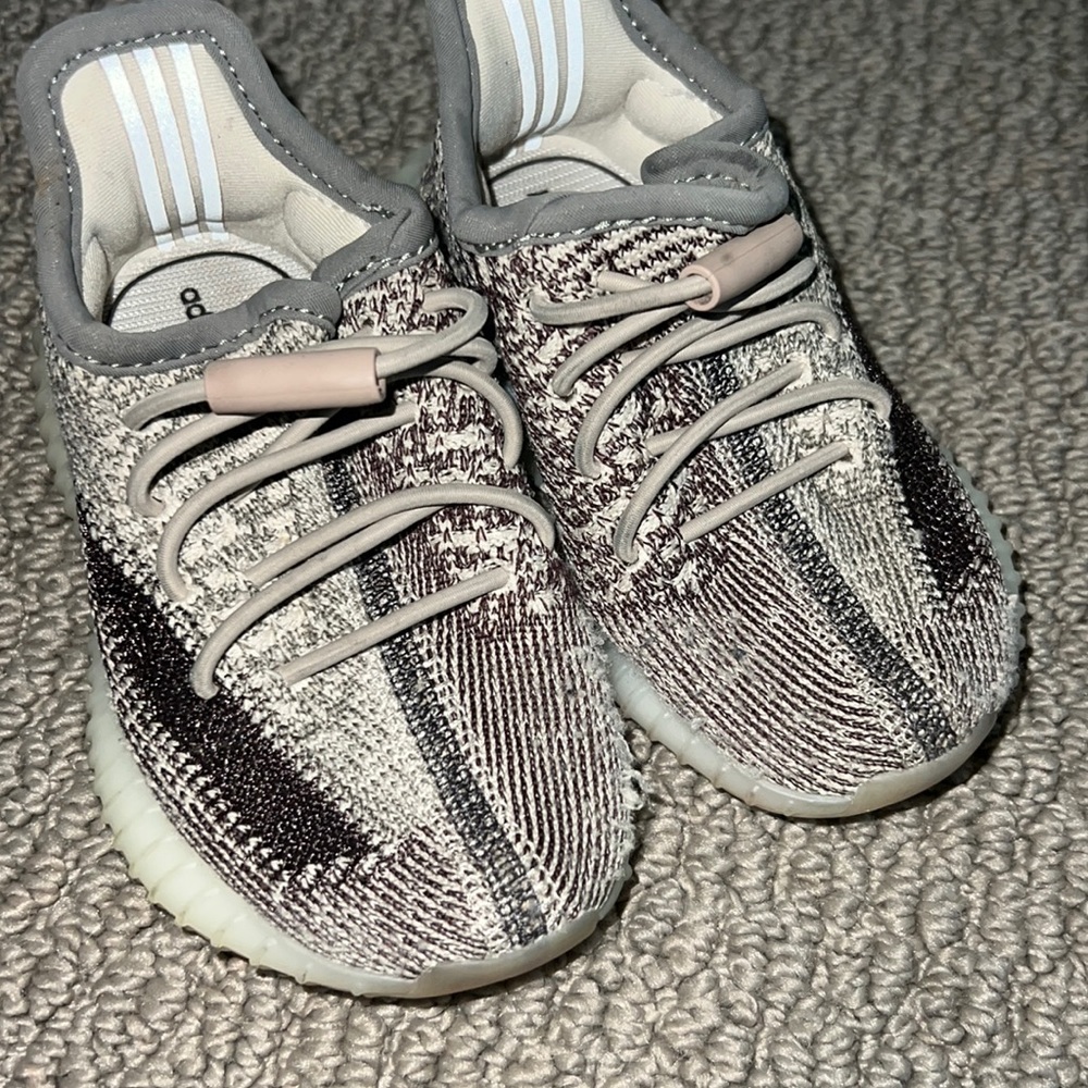 Toddler Yeezy Zion size 6c
